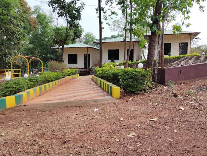 White Elephant Restaurant & Cottages Gokarna Gokarna  Esterno foto