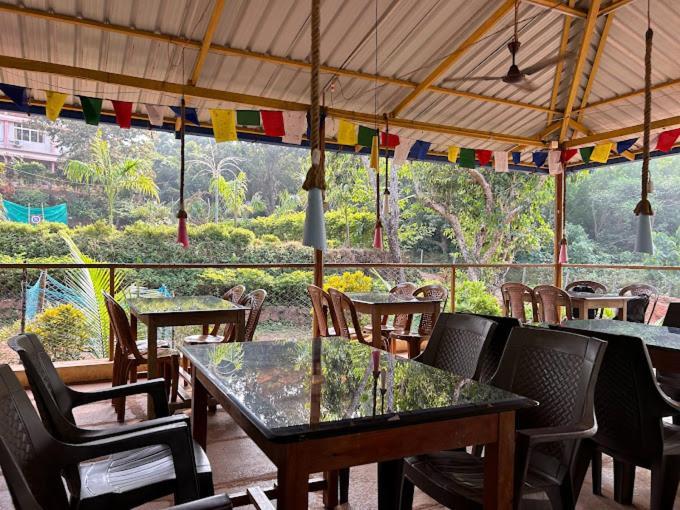 White Elephant Restaurant & Cottages Gokarna Gokarna  Esterno foto