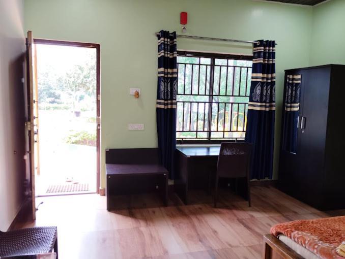 White Elephant Restaurant & Cottages Gokarna Gokarna  Esterno foto