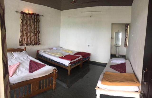 White Elephant Restaurant & Cottages Gokarna Gokarna  Esterno foto