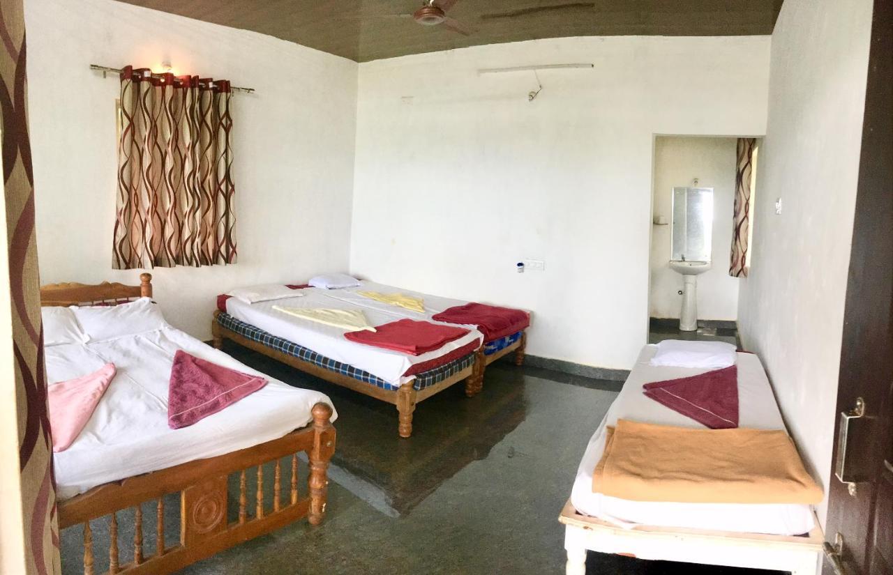 White Elephant Restaurant & Cottages Gokarna Gokarna  Esterno foto