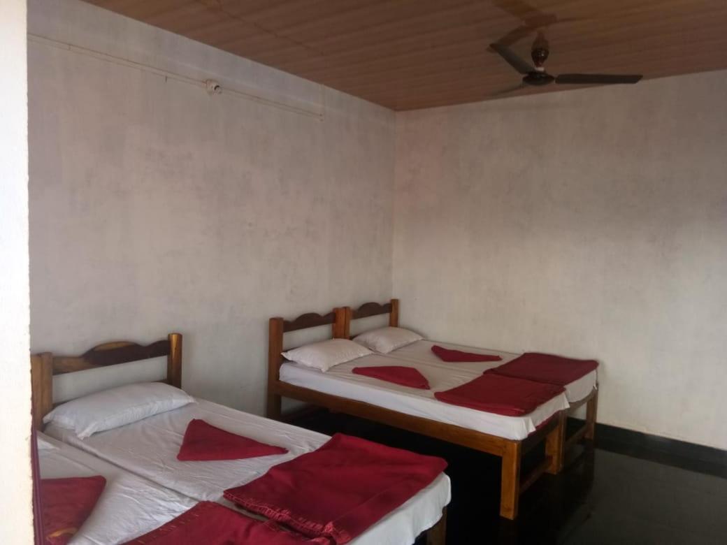 White Elephant Restaurant & Cottages Gokarna Gokarna  Esterno foto